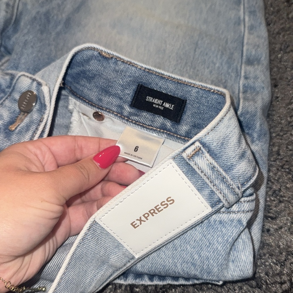 Women’s Denim - Picture 2 of 4